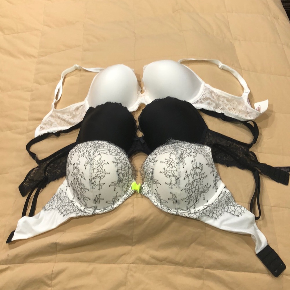 Victoria Secret Set(3)PushUp Bras 34DD Wht/Blk/Mix